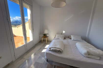 b7aa3cb401c597f5bad6b1e3681dea3f - 25