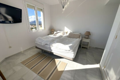 b7aa3cb401c597f5bad6b1e3681dea3f - 27