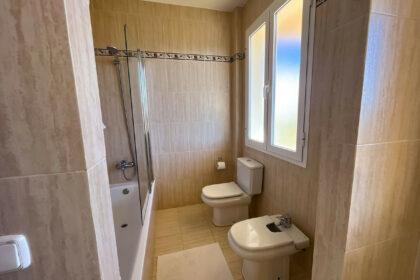 b7aa3cb401c597f5bad6b1e3681dea3f - 34