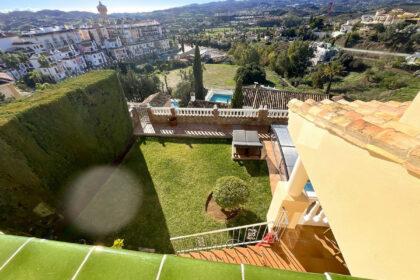 b7aa3cb401c597f5bad6b1e3681dea3f - 41