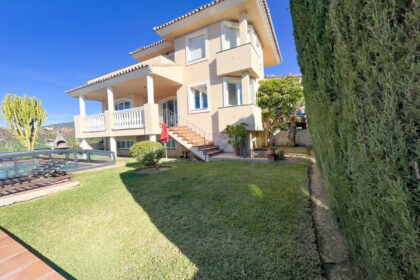 b7aa3cb401c597f5bad6b1e3681dea3f - 49