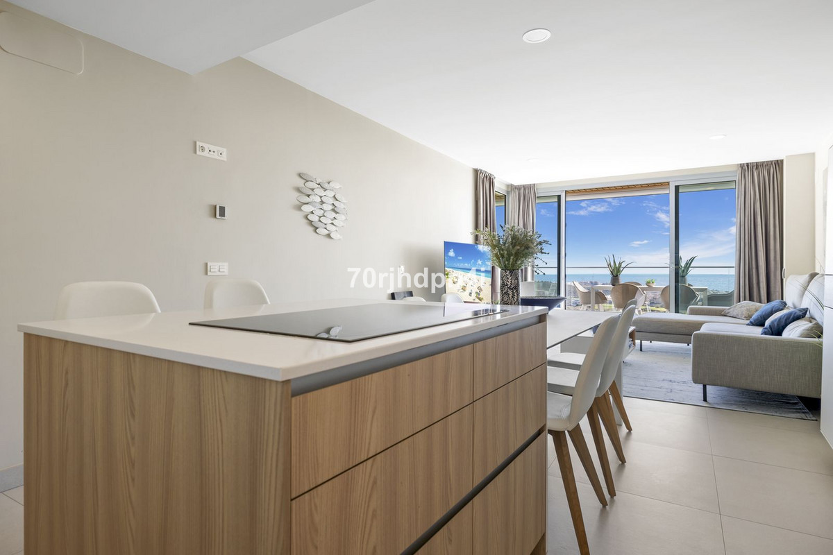 b7fe417920788225cef359a090f1e3b7 - 14