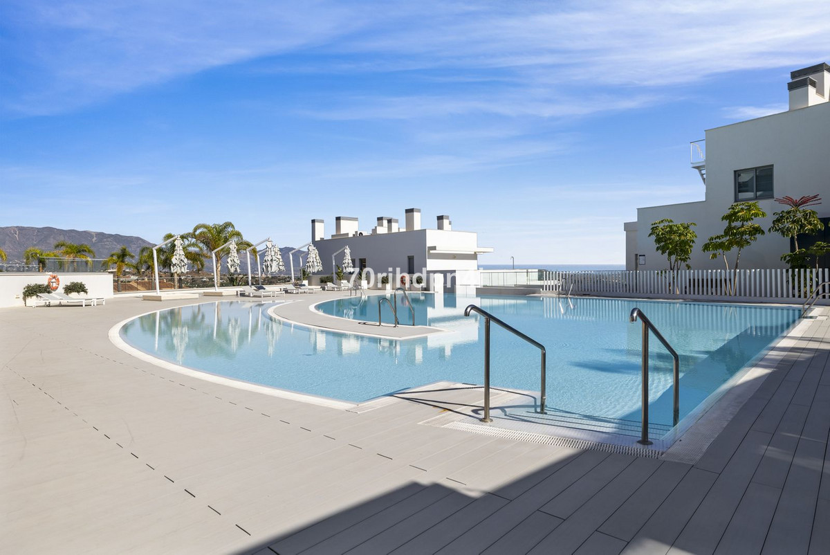 b7fe417920788225cef359a090f1e3b7 - 32