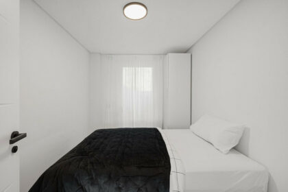 b8f24c73e12ba49e6c3480c30a8eee12 - 17