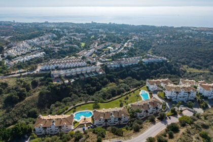 b8f24c73e12ba49e6c3480c30a8eee12 - 23