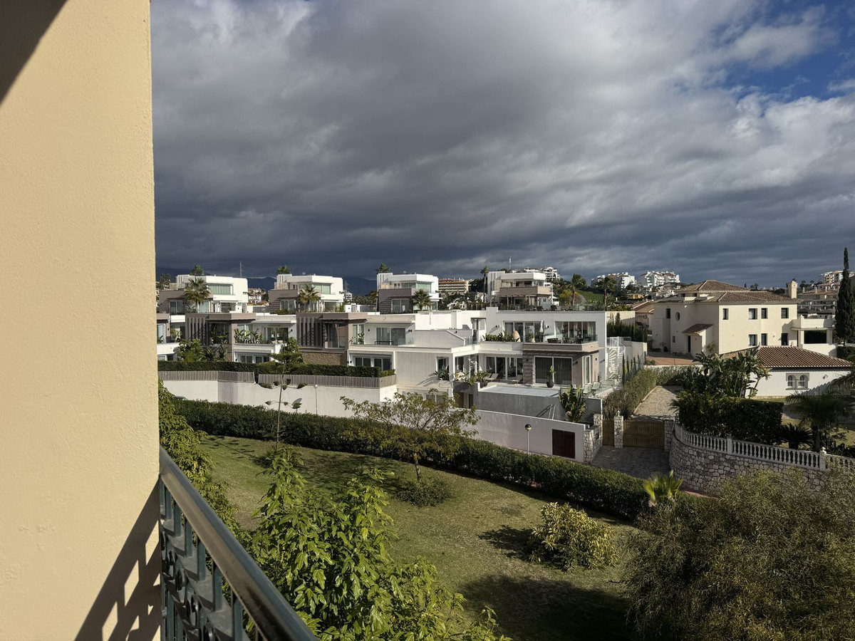 b92b9383a61153101f17f9697d64091c - 35