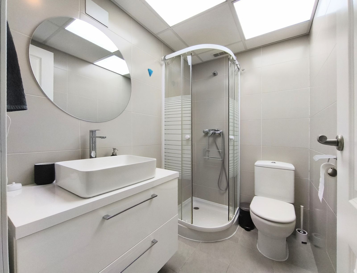 ba092780cd2e47c5d5d40f150c749d1c - 17