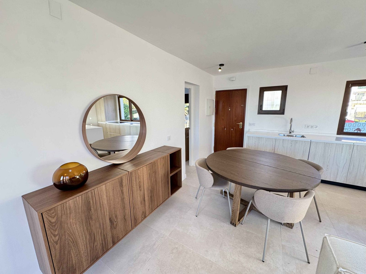 ba4303c59f05c51fa2bc8a8242167d4d - 12