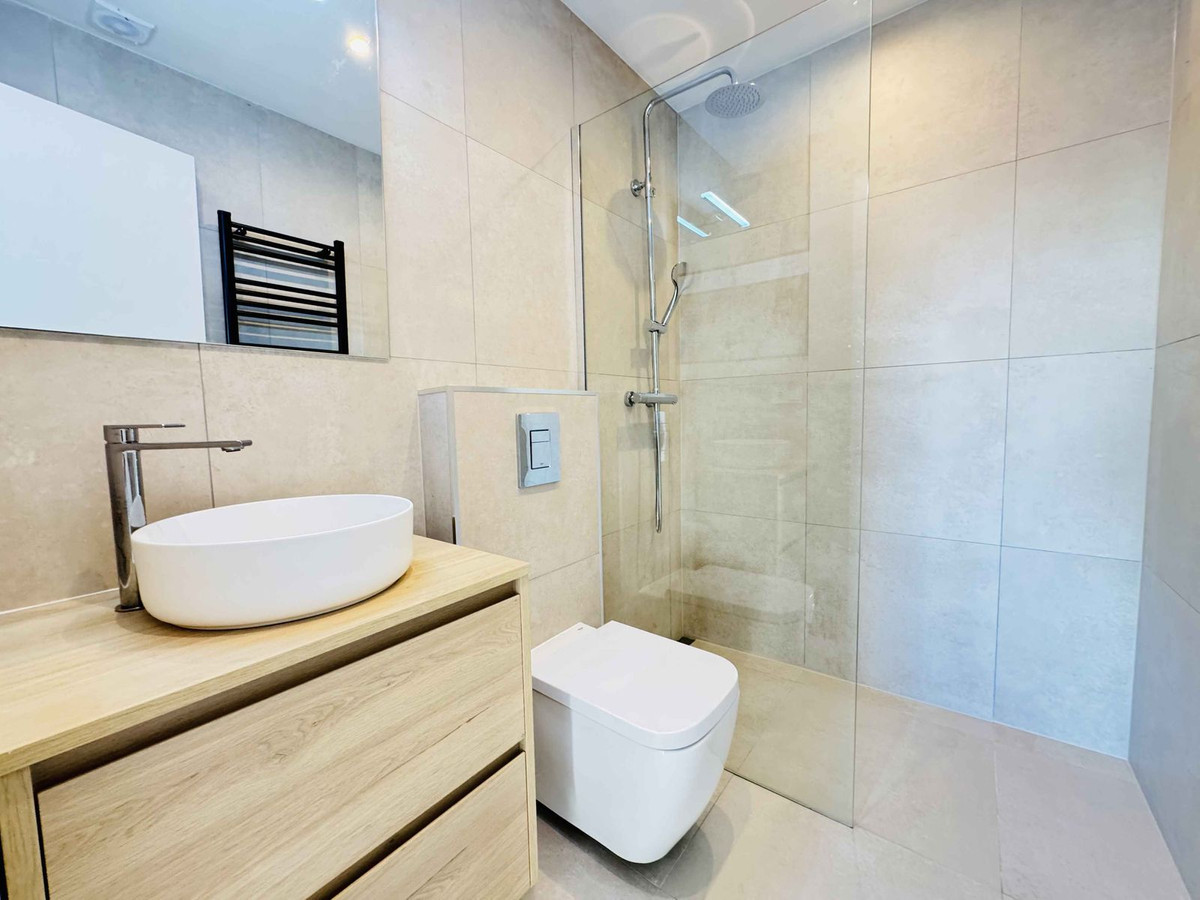 ba4303c59f05c51fa2bc8a8242167d4d - 16