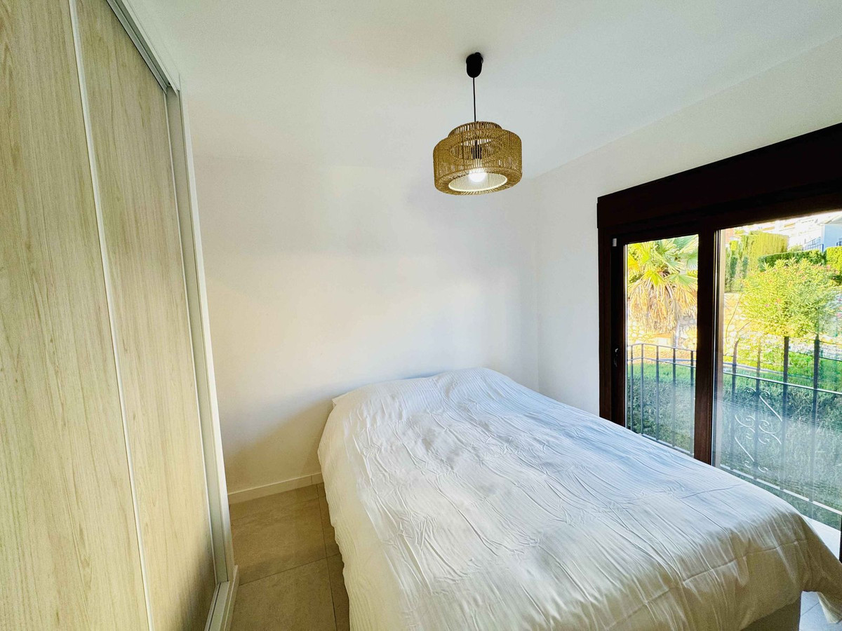 ba4303c59f05c51fa2bc8a8242167d4d - 18