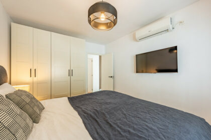 bb11480addc8aaea94ee4e3958780a57 - 11