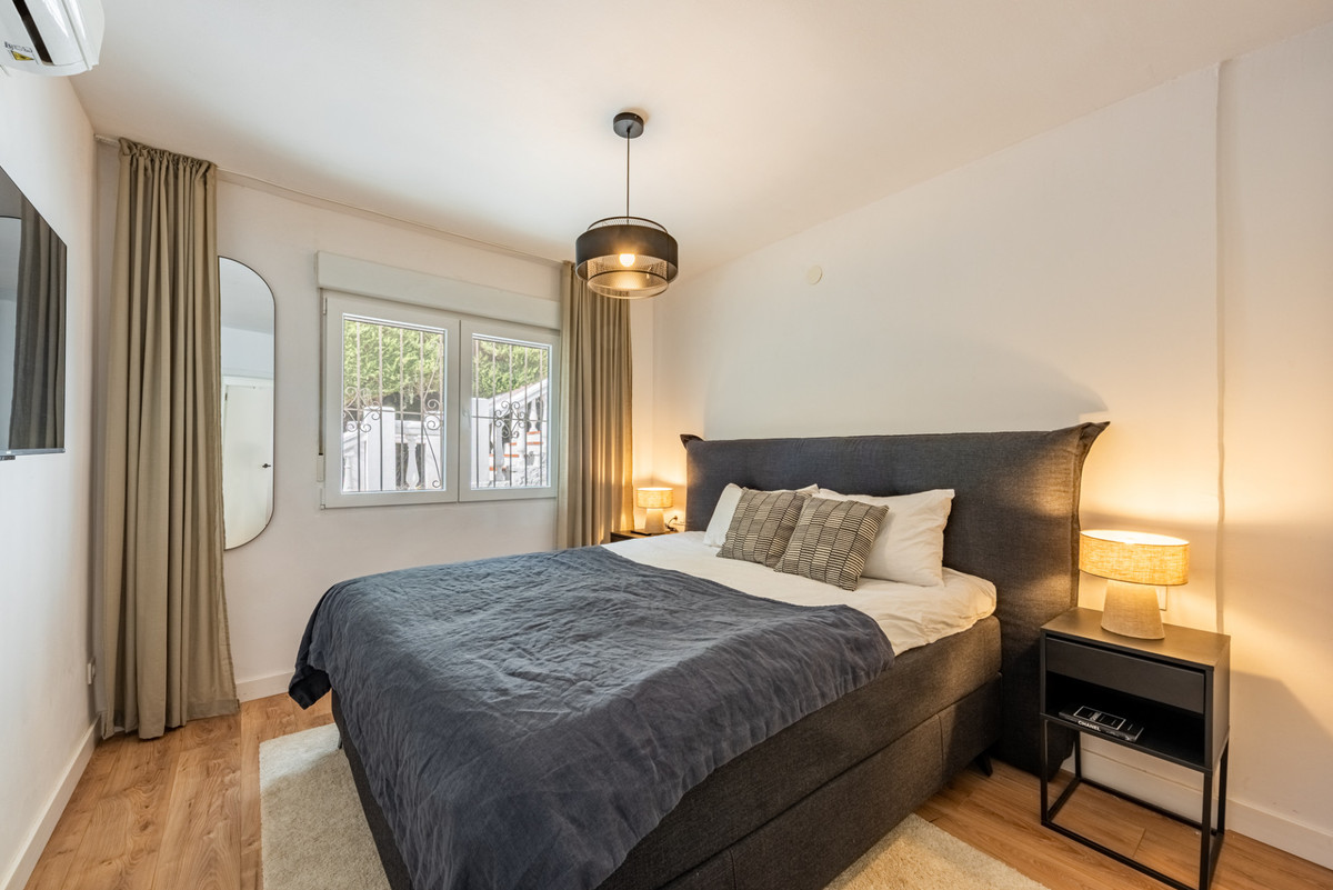 bb11480addc8aaea94ee4e3958780a57 - 12