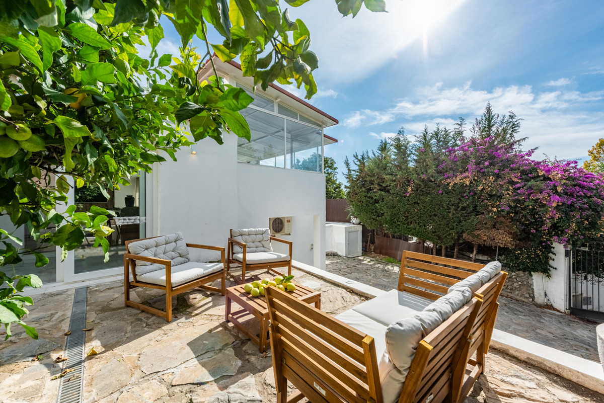 bb11480addc8aaea94ee4e3958780a57 - 18