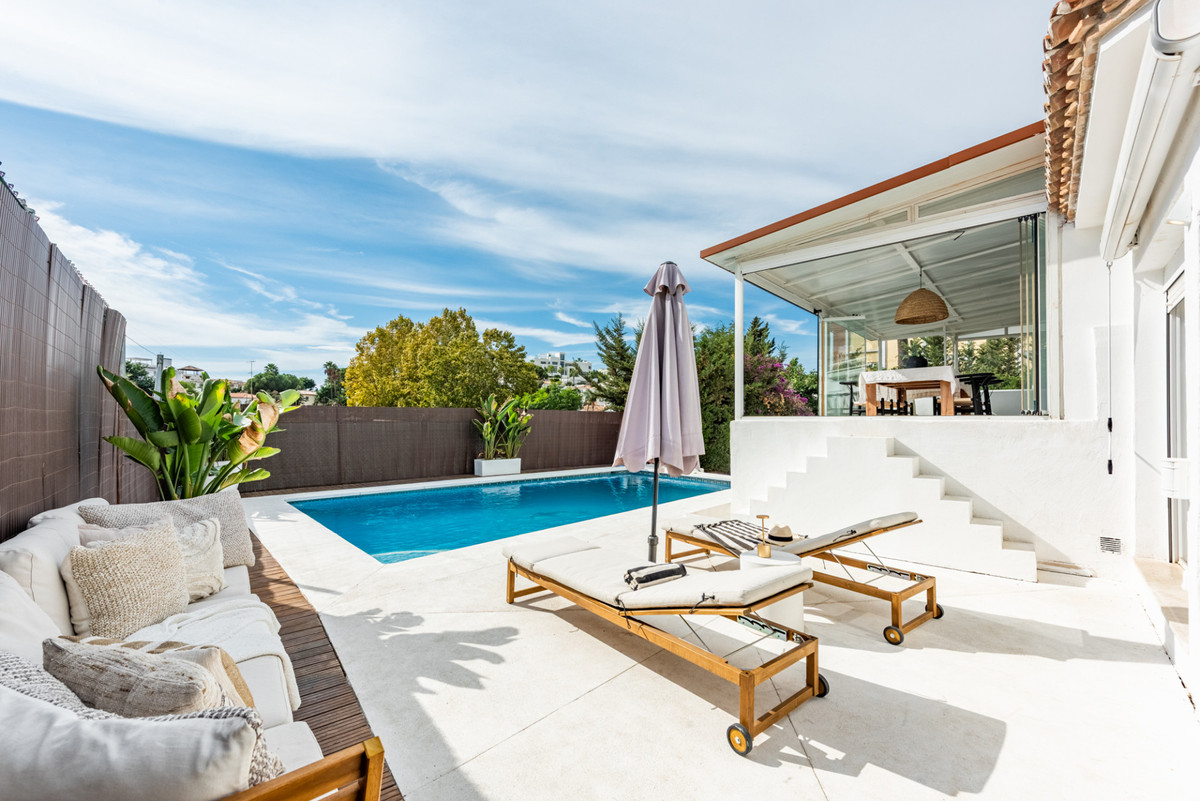 bb11480addc8aaea94ee4e3958780a57 - 22