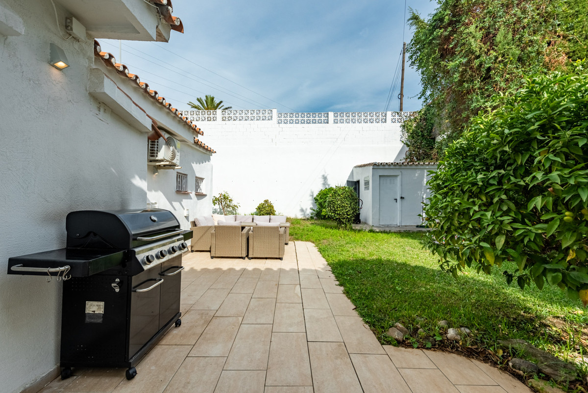 bb11480addc8aaea94ee4e3958780a57 - 23