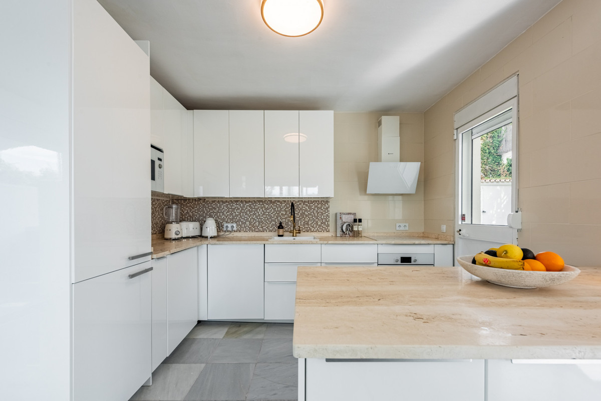 bb11480addc8aaea94ee4e3958780a57 - 5