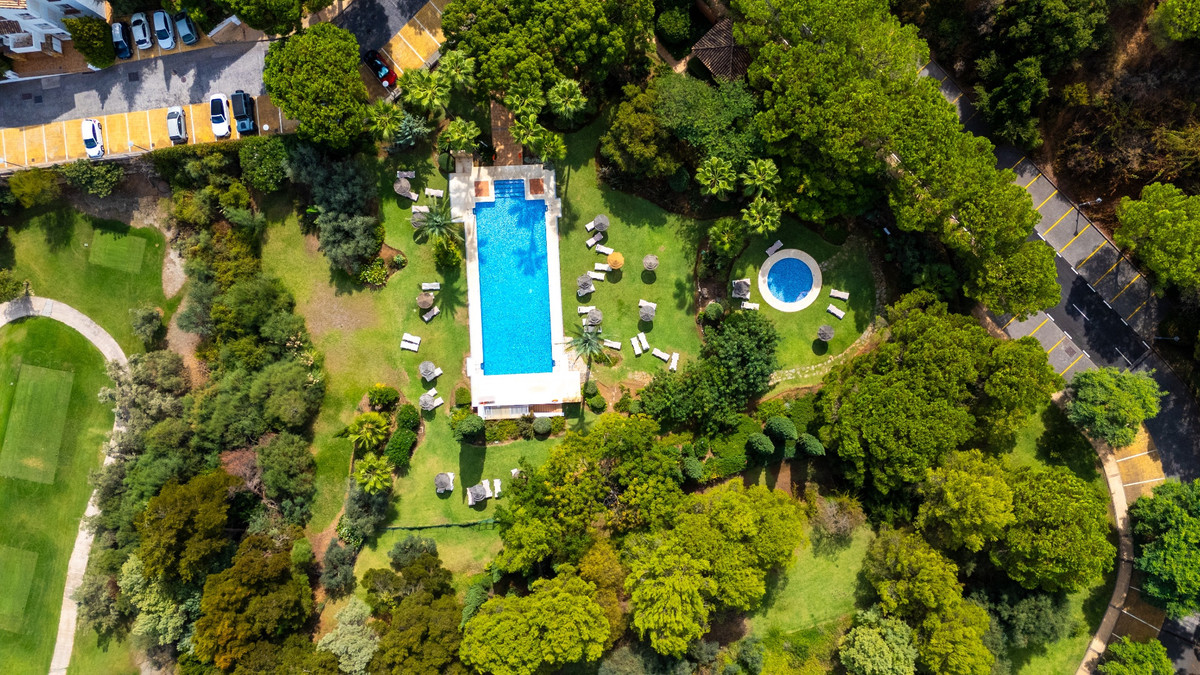 bb2c5e5b90f7881fc09ff3deaef9517d - 25