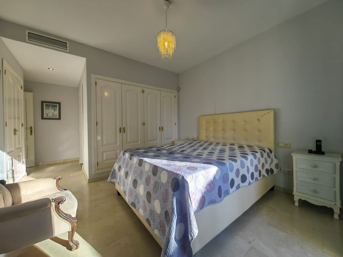 bf77a68100dbfb4981d3f7dfecb7d26c - 22