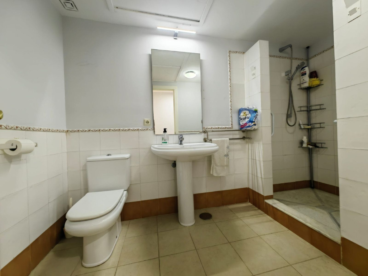 bf77a68100dbfb4981d3f7dfecb7d26c - 32