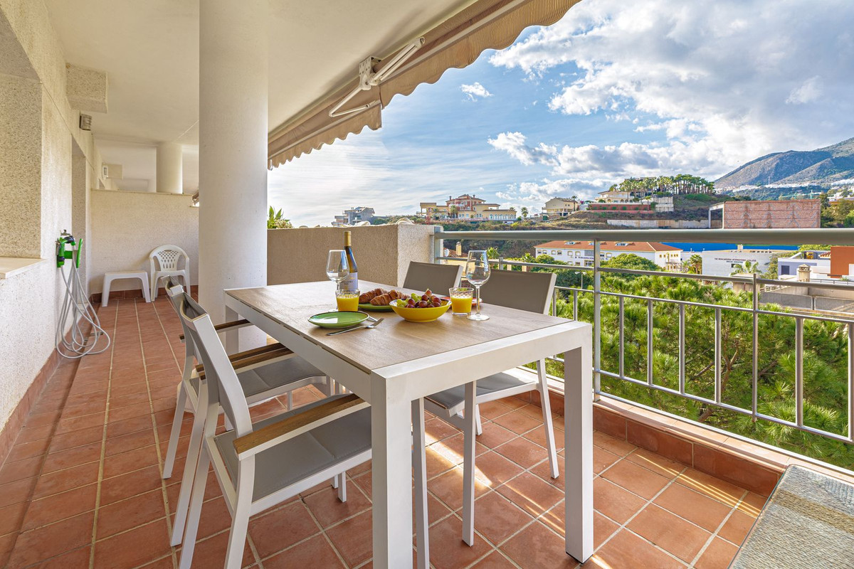 bfb878fec50ea7ab8b0a4696e25ec734 - 11