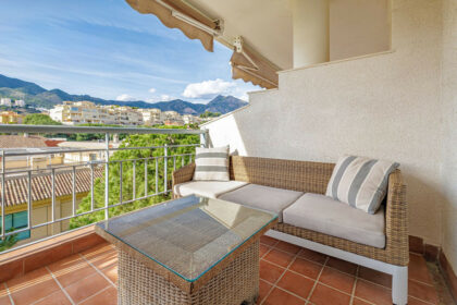 bfb878fec50ea7ab8b0a4696e25ec734 - 12