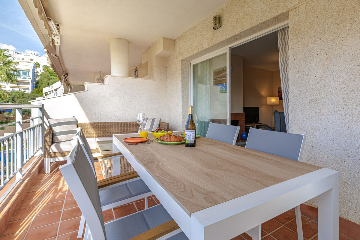 bfb878fec50ea7ab8b0a4696e25ec734 - 14