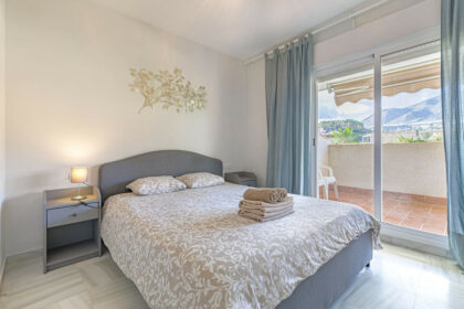 bfb878fec50ea7ab8b0a4696e25ec734 - 19