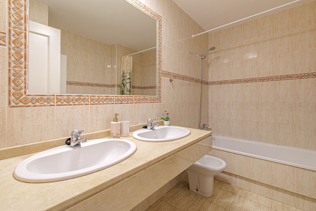 bfb878fec50ea7ab8b0a4696e25ec734 - 22