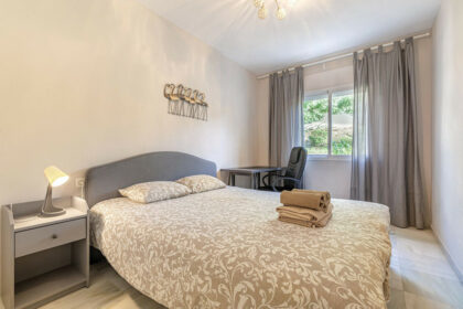 bfb878fec50ea7ab8b0a4696e25ec734 - 23