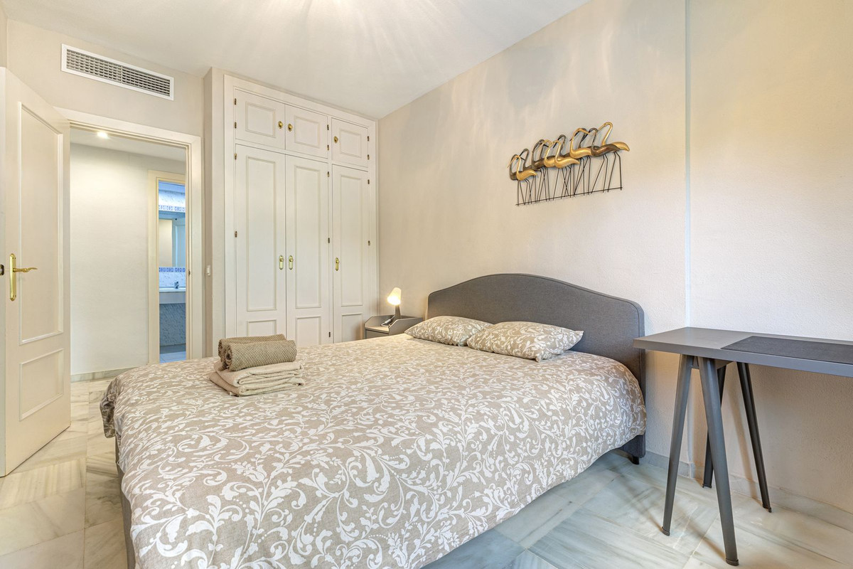 bfb878fec50ea7ab8b0a4696e25ec734 - 24