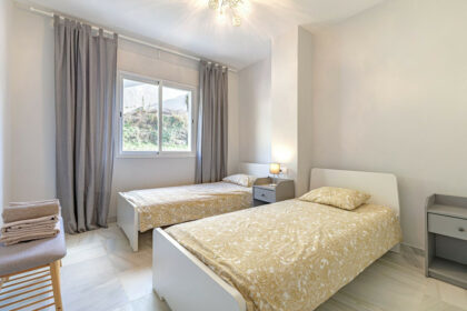 bfb878fec50ea7ab8b0a4696e25ec734 - 25