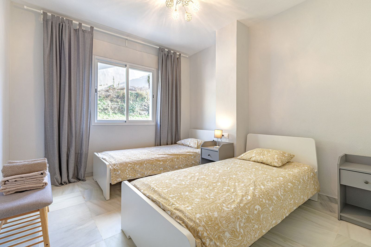 bfb878fec50ea7ab8b0a4696e25ec734 - 25