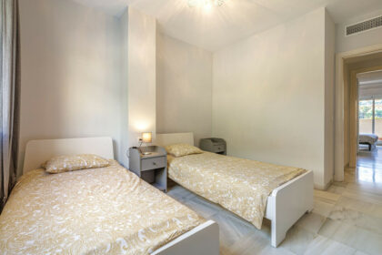 bfb878fec50ea7ab8b0a4696e25ec734 - 26