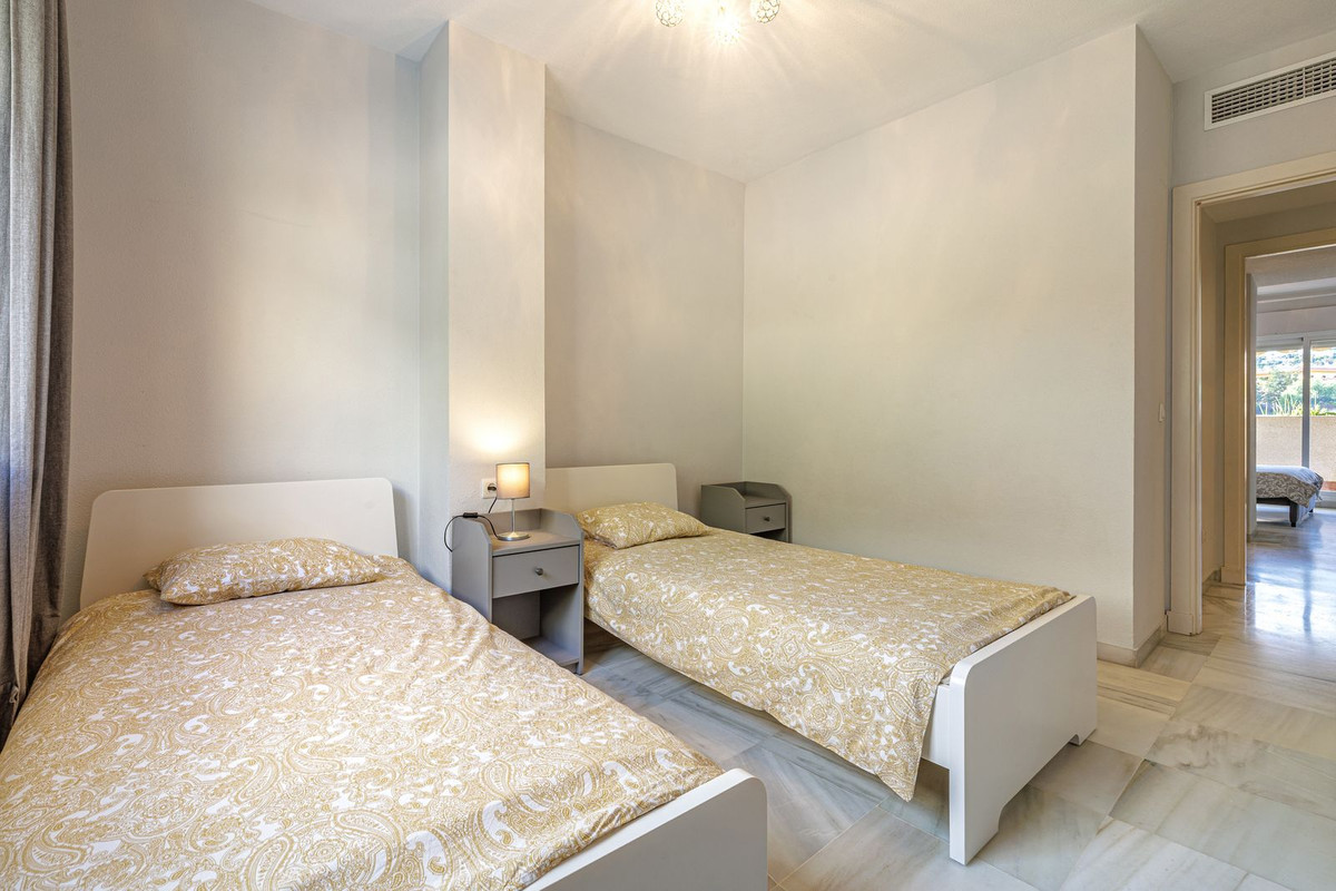 bfb878fec50ea7ab8b0a4696e25ec734 - 26