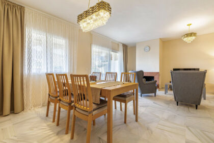 bfb878fec50ea7ab8b0a4696e25ec734 - 9