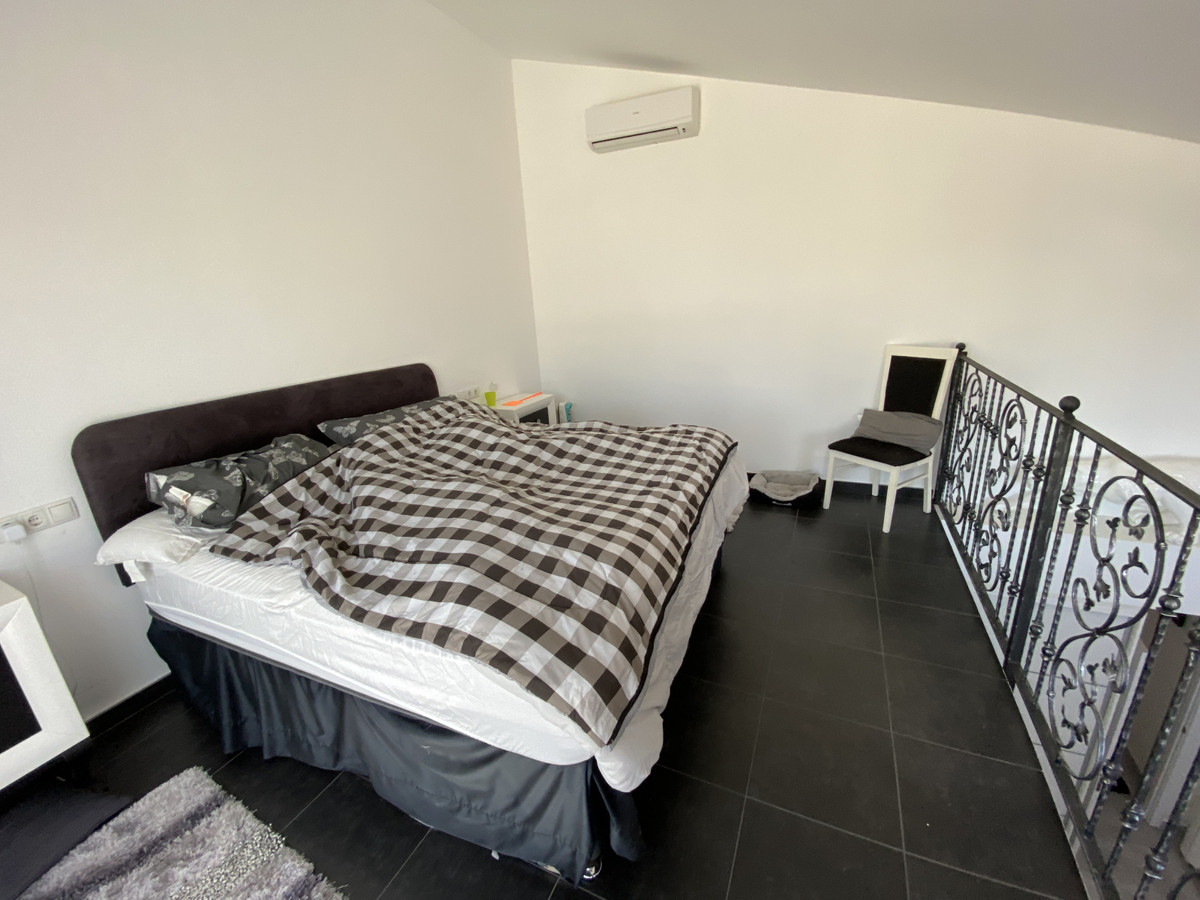 c064d3f2049291d2a2aefa449592a58c - 10