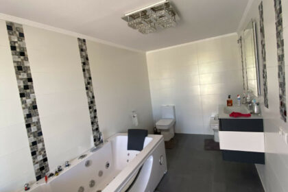 c064d3f2049291d2a2aefa449592a58c - 13