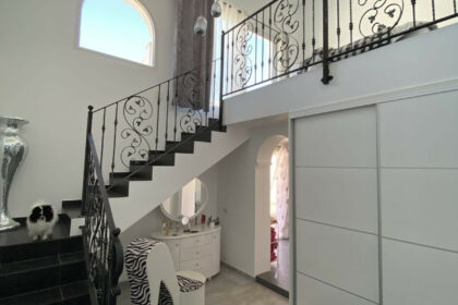 c064d3f2049291d2a2aefa449592a58c - 9