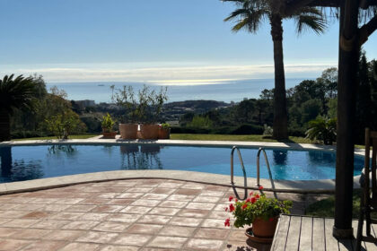 c0fecd3df251f0a59df8b88b053b8bf6 - 12