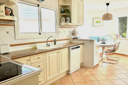 c0fecd3df251f0a59df8b88b053b8bf6 - 19