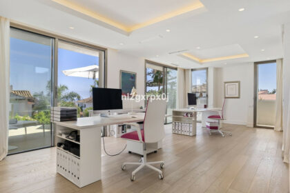 c170d3e84e44ca06f63381aeb3a6b3bd - 13