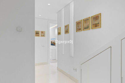 c170d3e84e44ca06f63381aeb3a6b3bd - 17