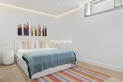 c170d3e84e44ca06f63381aeb3a6b3bd - 18