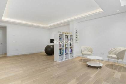 c170d3e84e44ca06f63381aeb3a6b3bd - 24