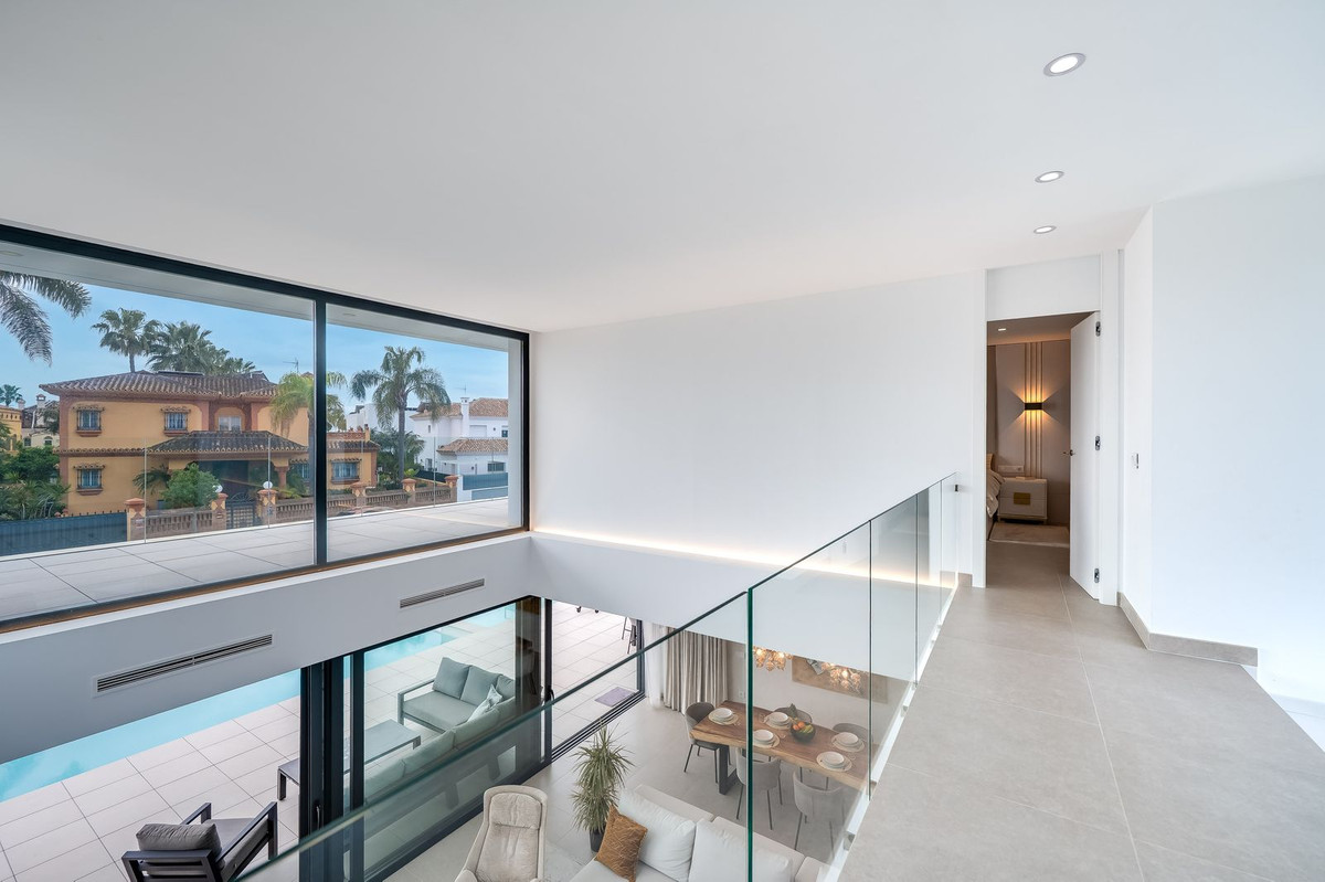 c2a0e0d146b05cb2d55c5ef3546509ee - 14