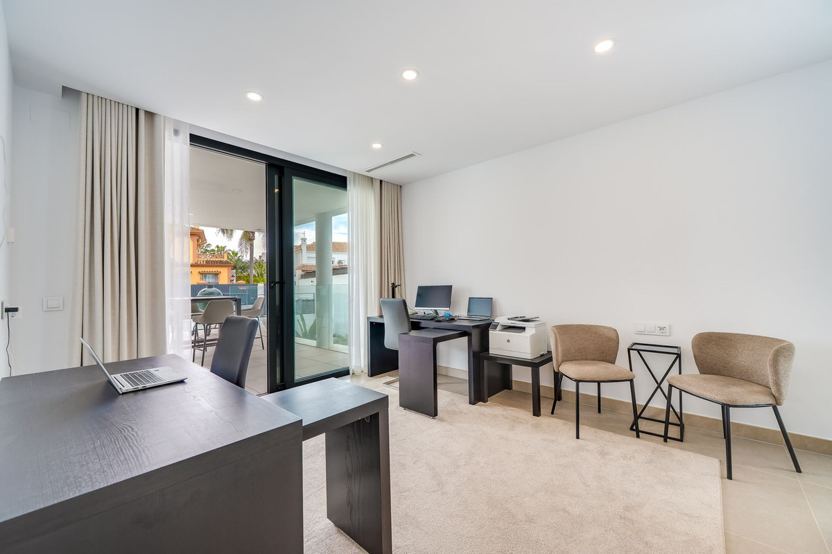 c2a0e0d146b05cb2d55c5ef3546509ee - 23