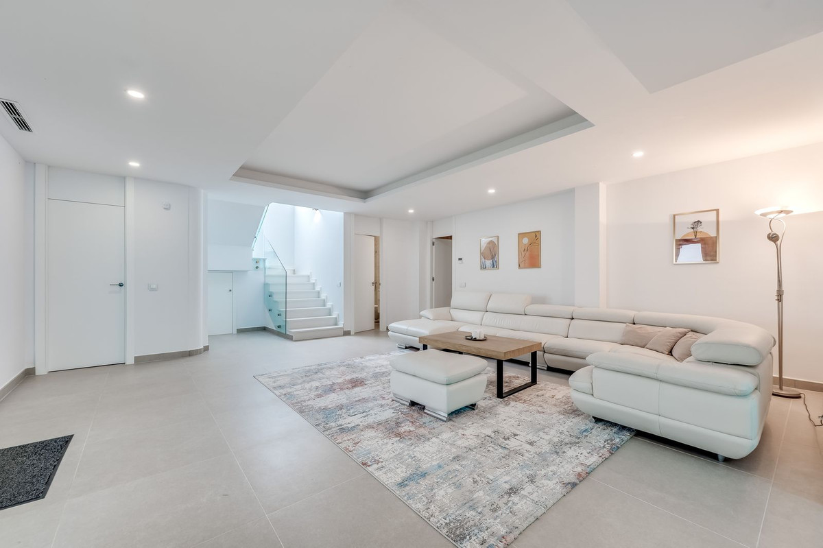 c2a0e0d146b05cb2d55c5ef3546509ee - 27