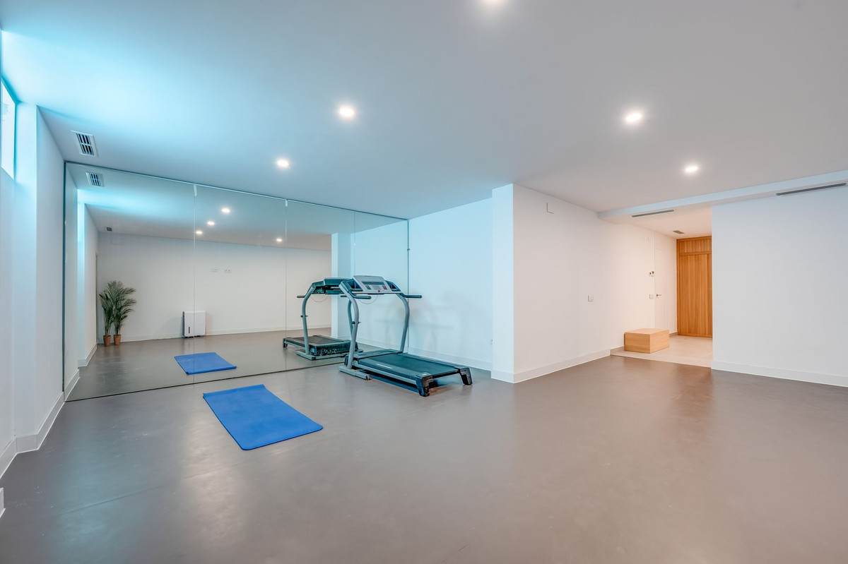 c2a0e0d146b05cb2d55c5ef3546509ee - 28