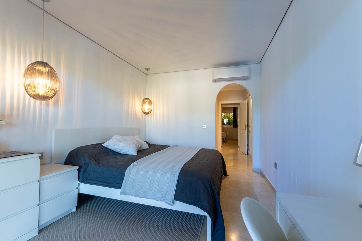 c34d6fde67b31f33798b8b223c460a5c - 12