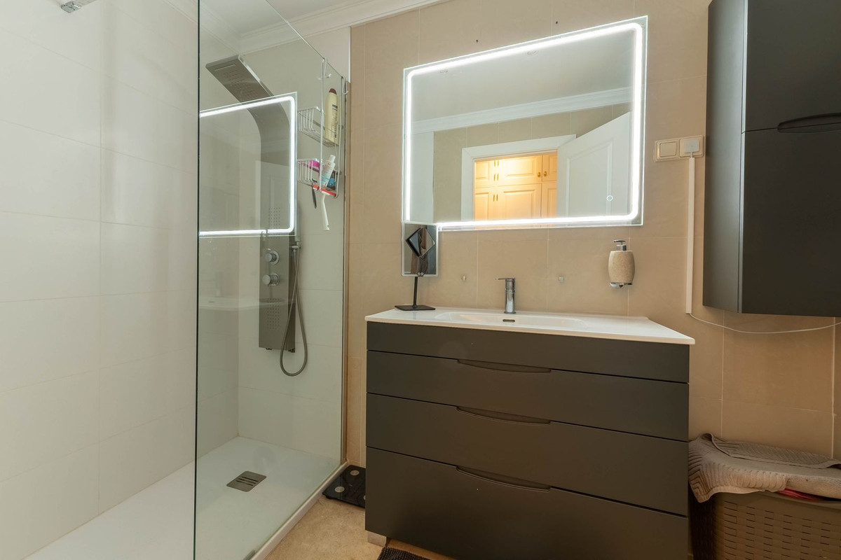 c34d6fde67b31f33798b8b223c460a5c - 13